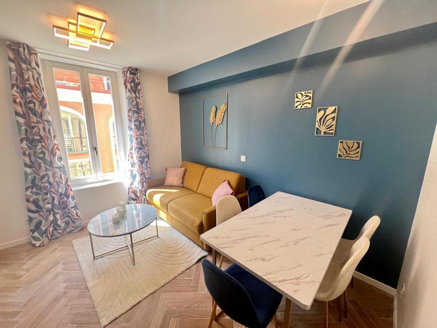Moon Apartment